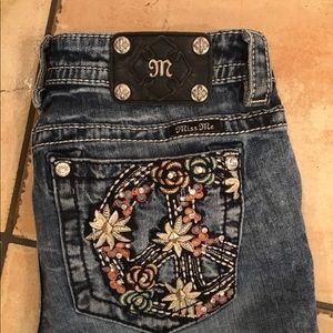 Miss Me Capri Jeans